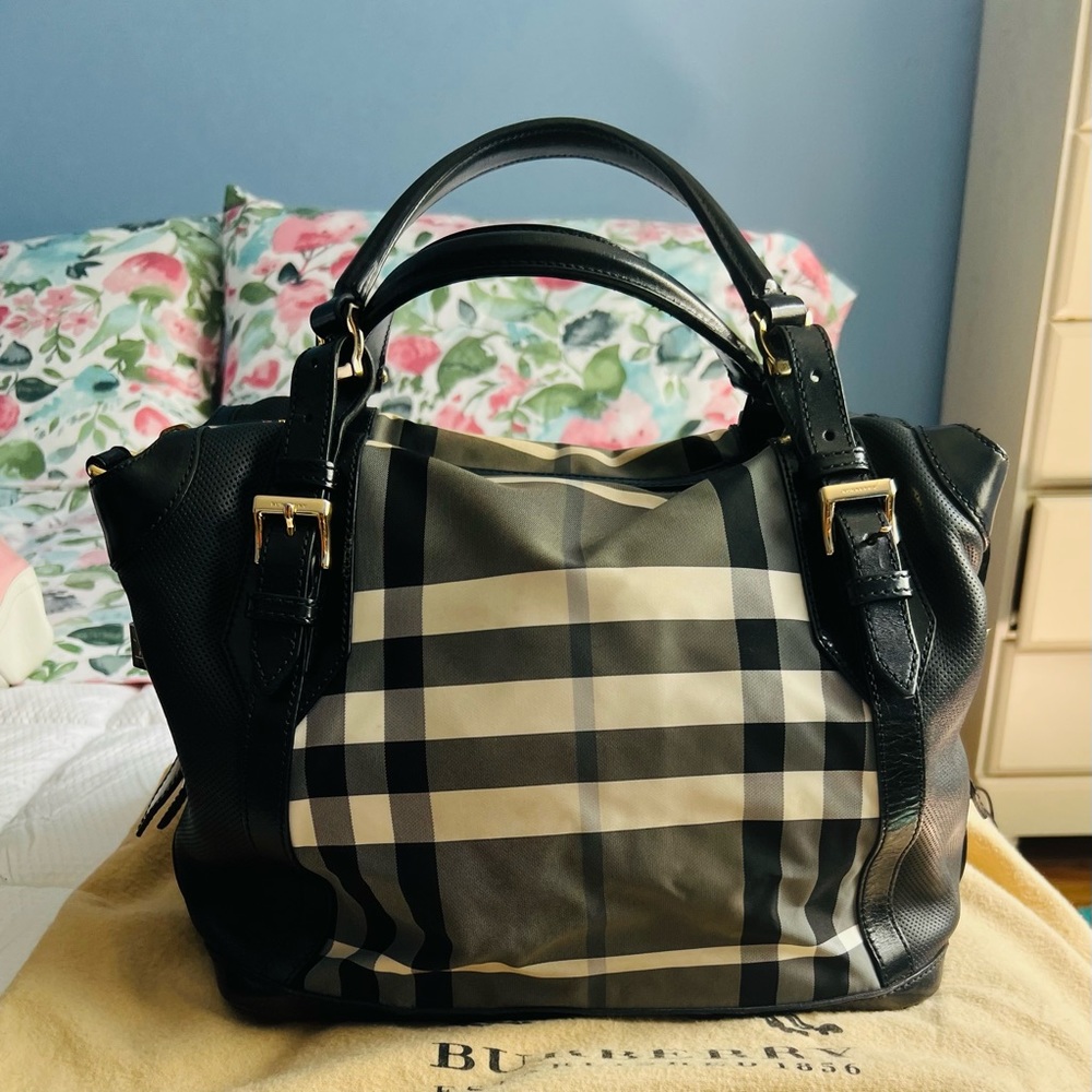 Burberry Beat Ellers Medium Tote Bag